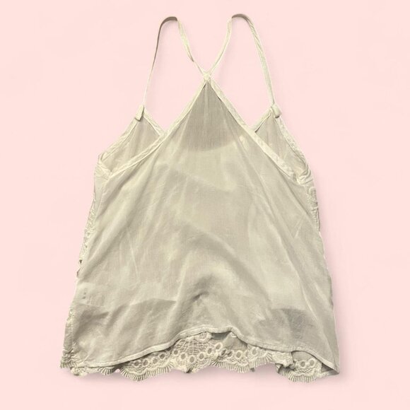 white flowy kimchi blue top - Picture 2 of 3